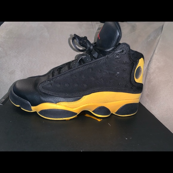 Air Jordan Retro 13s - Picture 2 of 6